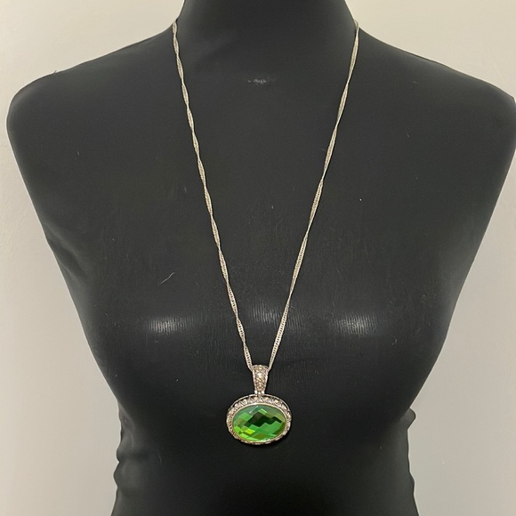 Jewelry - Peridot on Silver Chain